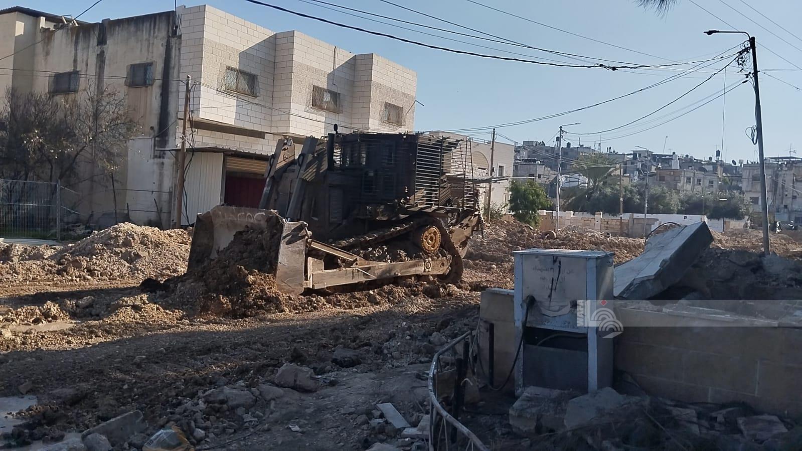 الاحتلال يواصل عدوانه على مدينة طولكرم ومخيميها لليوم الـ 138