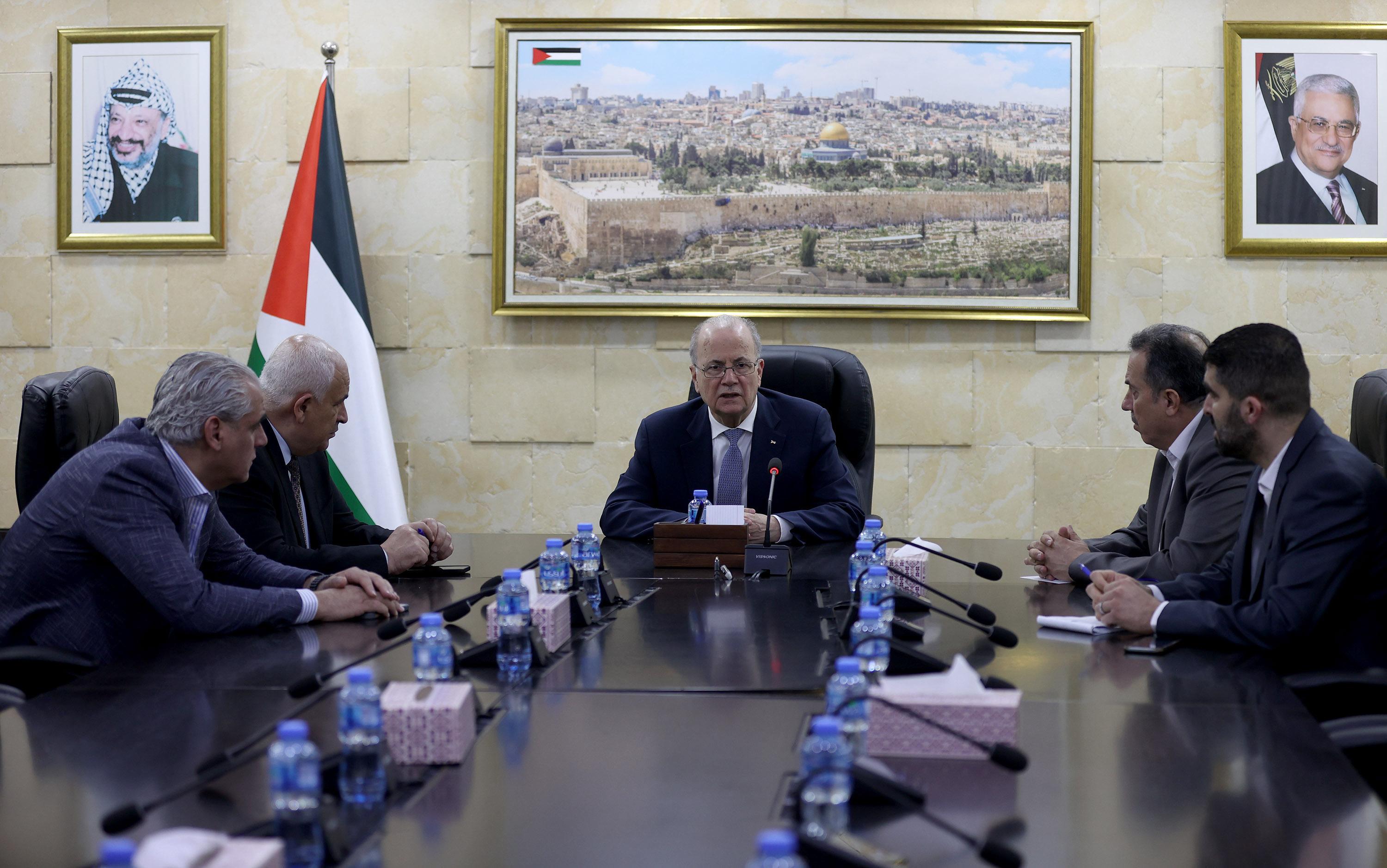 الحكومة تعلن تفعيل لجان الطوارئ في المحافظات للتعامل مع أي تطورات