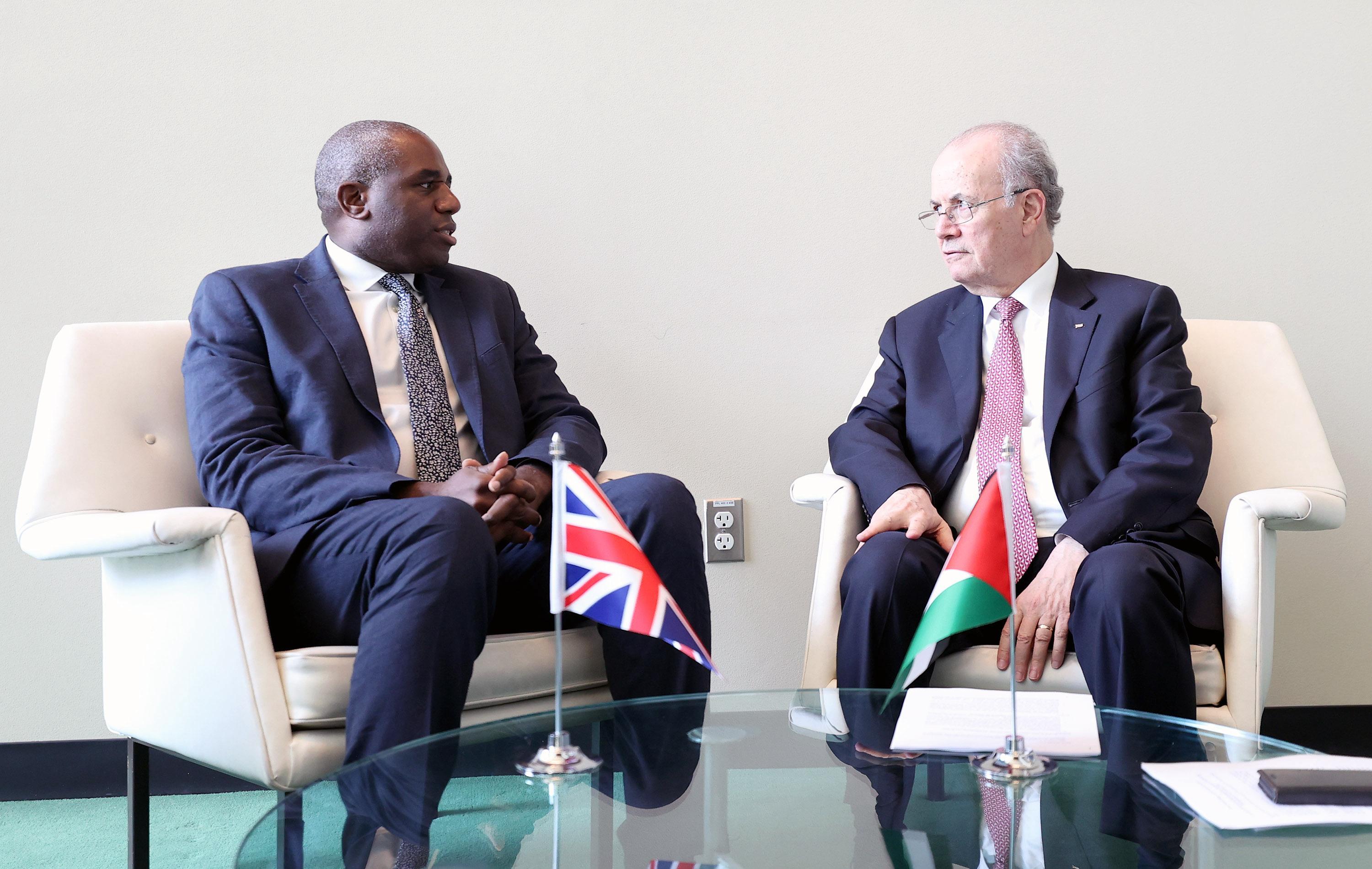 مصطفى ولامي يبحثان "السير بخطوات عملية" للاعتراف بدولة فلسطين