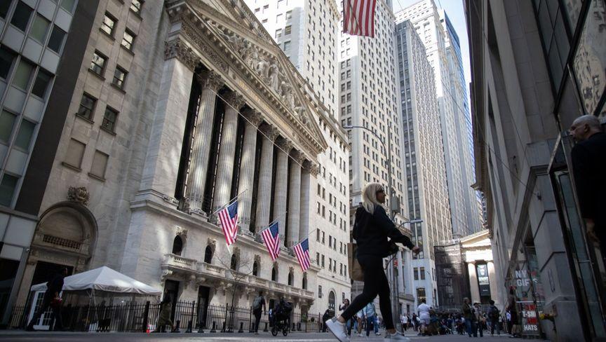 مؤشرات وول ستريت ترتفع بدعم من بيانات تشير لصمود سوق العمل