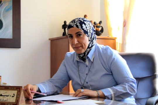 جامعة بيرجن تمنح الطبيبة الفلسطينية سماح جبر الدكتوراه الفخرية تقديراً لإسهاماتها في الطب النفسي