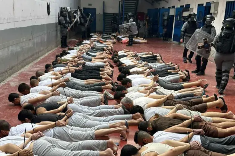 مصلحة السجون الإسرائيلية تبدأ الاستعدادات لتطبيق قانون إعدام الأسرى الفلسطينيين