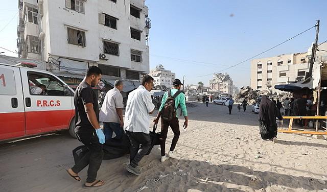 طائرة مسيرة إسرائيلية تستهدف مواطنًا شمال غزة وقناصة الاحتلال يطلقون النار قرب عيادة للأونروا في مخيم جباليا