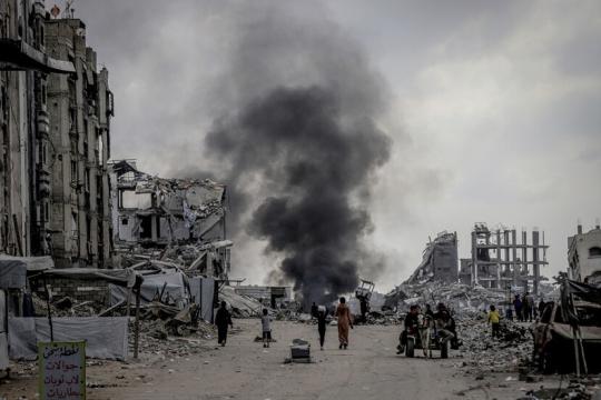 استشهاد فلسطيني متأثرًا بإصابته في قصف إسرائيلي وسط مدينة غزة
