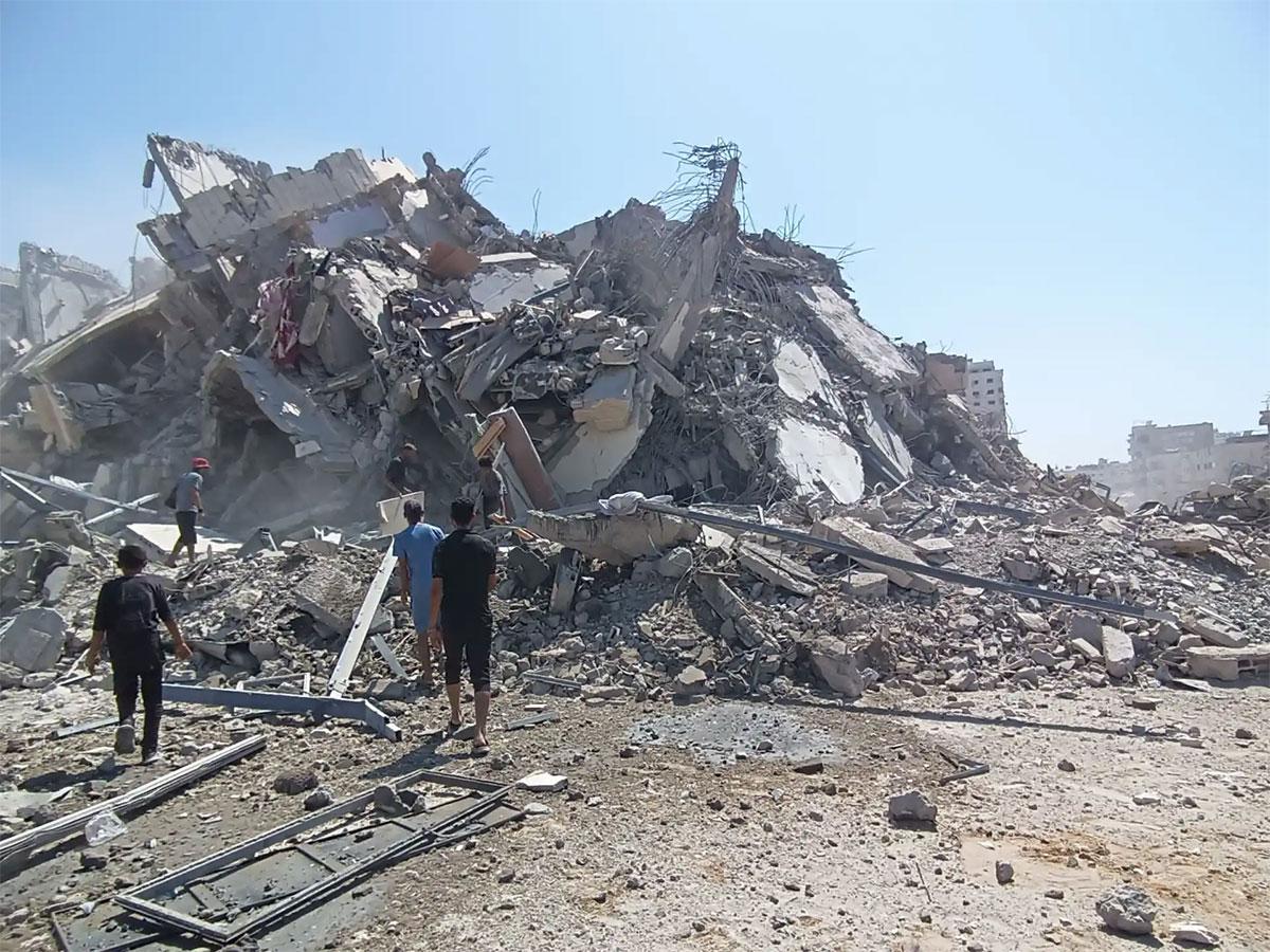 مصادر طبية: 3 شهداء و43 إصابة خلال الساعات الـ24 الماضية واستمرار تعذر الوصول إلى ضحايا تحت الأنقاض.