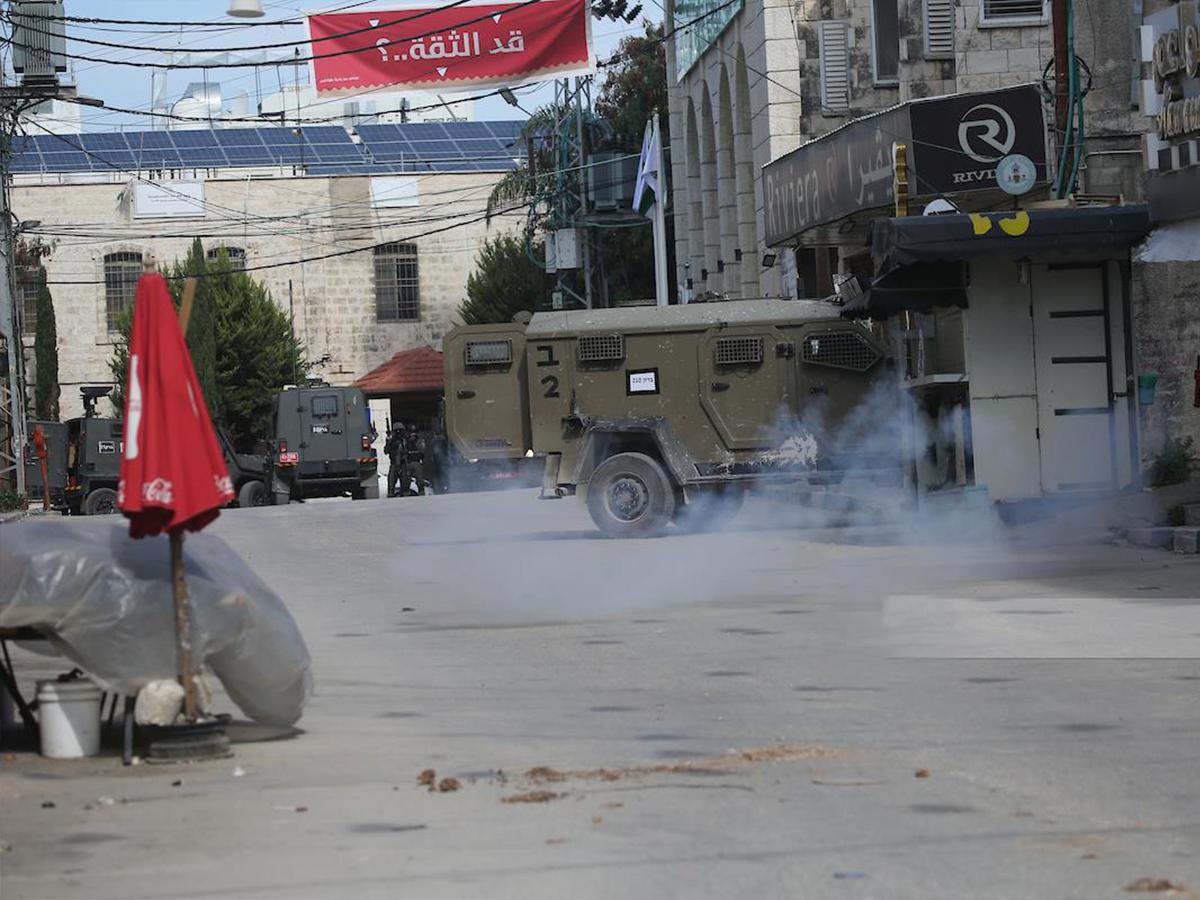 تصعيد ميداني يشمل اعتقالات وهدم واقتلاع أشجار وإصابات في عدة محافظات فلسطينية