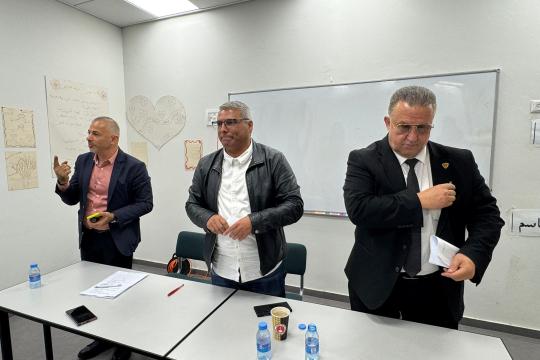 لجنة المتابعة تستعد لانتخاب رئيس جديد غداً وسط انسحابات وتأكیدات على شفافیة الاقتراع