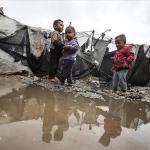 توقعات الطقس: استمرار تأثير المنخفض الجوي وانحساره تدريجيًا