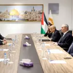 حسين الشيخ يبحث مع توني بلير ومبعوث أميركي تطورات اليوم التالي في غزة