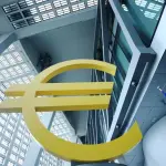 اليورو يهبط قرب أدنى مستوياته في شهر مع تصاعد التوترات حول إيران