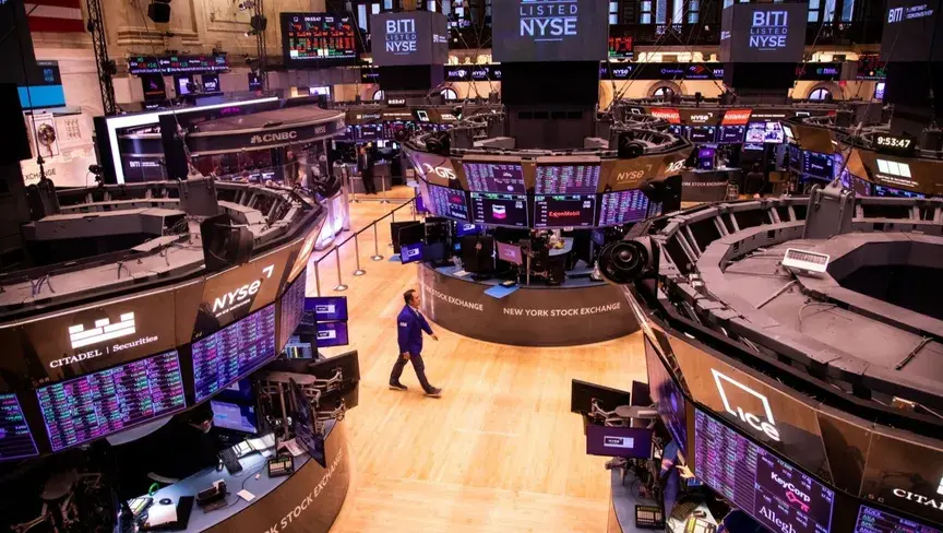 تقارير عن قيود أميركية محتملة على صادرات البرمجيات إلى الصين تثير القلق وتضغط على مؤشرات السوق