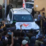 الصليب الأحمر يتسلم أول دفعة من الرهائن الإسرائيليين المفرج عنهم من شمال غزة