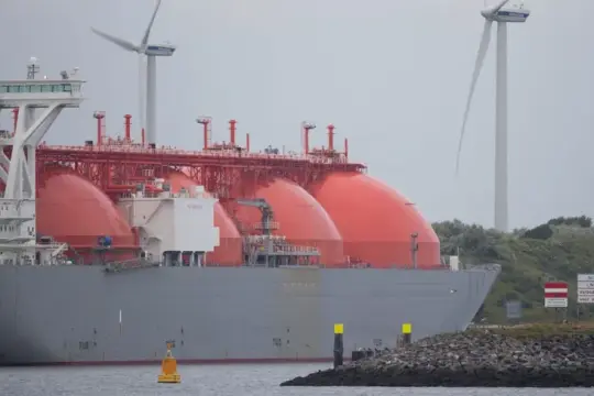 أسعار الغاز الأوروبية قد تصل إلى 120 يورو مع استمرار النزاع الإيراني وتأثير ضربة رأس لفان