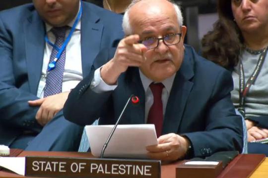 منصور: إسرائيل ترتكب انتهاكات جسيمة وهدفها الاستيلاء على أكبر مساحة من الأراضي الفلسطينية