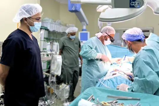 مستشفى القدس يستأنف جراحات القلب المفتوح في غزة ويستهدف إجراء 30 عملية