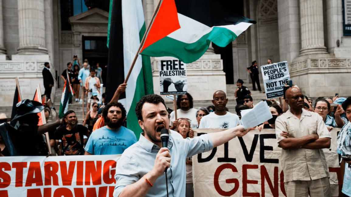 الدائرة الثالثة لمحكمة الاستئناف تؤكد عدم اختصاص المحكمة الابتدائية بقضايا الهجرة وتلغي أمر الإفراج السابق