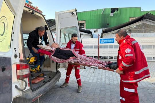 زقوت: السماح بمغادرة 50 مريضًا يوميًا عبر رفح لا تلبي احتياجات غزة الطبية