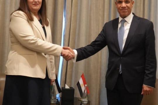 وزيرة الخارجية الفلسطينية ونظيرها المصري يبحثان تطورات الأوضاع وتعزيز التنسيق المشترك