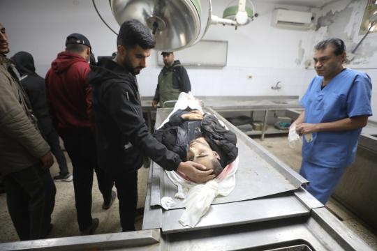 شهداء ومصابون في قصف على حي تل الهوى