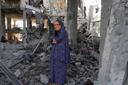 شهيد وإصابات في قصف إسرائيلي استهدف محيط مدرسة بالنصيرات