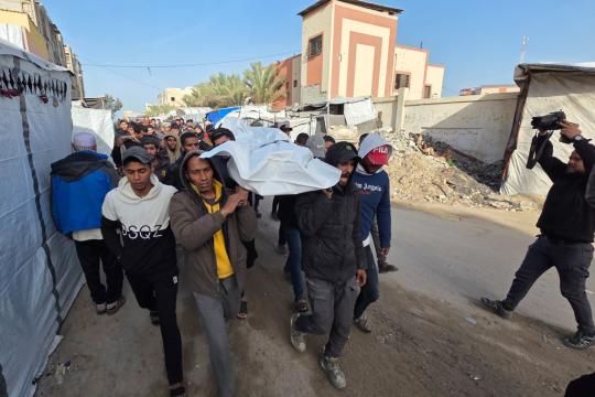 فلسطينيون يشيّعون الشهيد نور فريد أبو ستة بخان يونس