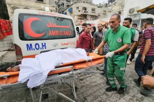 شهيد ومصابون في غارة إسرائيلية استهدفت مواطنين غرب مدينة غزة