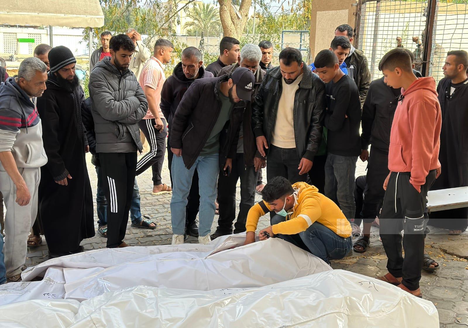 الشهيدان ارتقيا جراء قصف طائرة مسيرة تجمعا للمواطنين