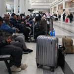 الهجوم على إيران يشل حركة الطيران في الشرق الأوسط وخارجه