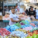 مع قرب عيد الفطر.. أنواع وأسعار الشوكلاتة المتوفرة في أسواق قطاع غزة