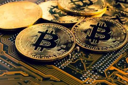 بتكوين تستعيد الزخم نحو 80 ألف دولار.. هل بدأت موجة صعود جديدة؟