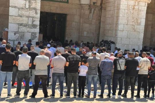 أوقاف القدس: عشرات الآلاف يؤدون صلاة الجمعة في المسجد الأقصى