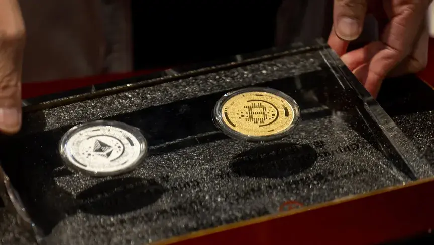 انتعاش الأصول عالية المخاطر يدفع العملات المشفرة للصعود وسط تراجع النفط وارتفاع الأسهم