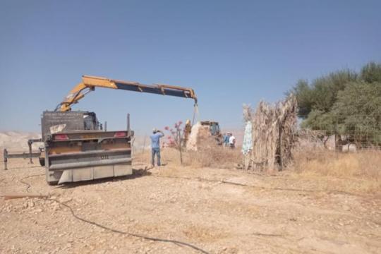 الاحتلال يخطر بالاستيلاء على أراضٍ في جنين ويشرع بشق طريق استيطاني غرب المدينة