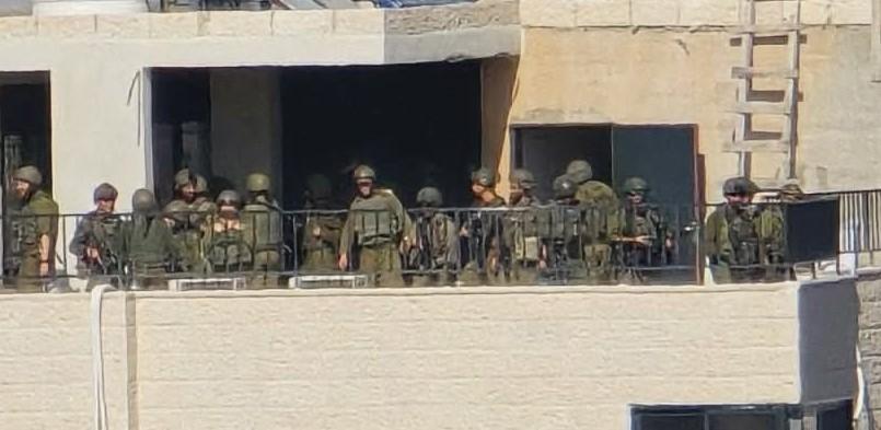 إصابات بالاختناق في قلقيلية، واعتقالات في القدس والخليل، وتجريف أراضٍ في نابلس، وهجمات للمستوطنين شرق رام الله، وسط استمرار الاقتحامات والإغلاقات العسكرية.