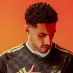 الأهلي يكشف عن قميصه البديل الجديد بالأسود والذهبي قبل مواجهة برشلونة