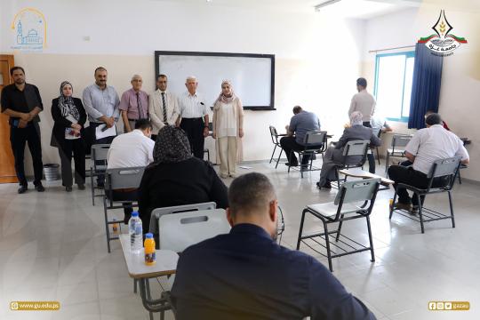 طلاب جامعات غزة يناشدون بضرورة توفير وسائل مواصلات لتمكين وصولهم