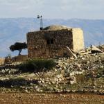 مستوطنون يحطمون محتويات مسجد في خربة طانا شمالي الضفة الغربية