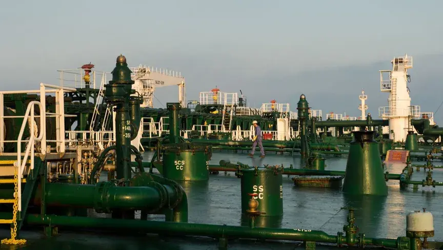 خام "غرب تكساس" يقترب من 107 دولارات و"برنت" يصل إلى 115 دولاراً مع تصاعد المخاطر في الخليج