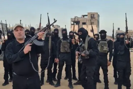 صحيفة التلغراف تكشف مخطط البيت الأبيض لتجنيد عصابات غزة في قوة الشرطة الجديدة