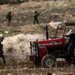 جرافات الاحتلال تواصل تخريب الأراضي الزراعية في خربة الحديدية