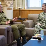 سنتكوم الأمريكية تكشف حصيلة العدوان الشامل: 50 ألف جندي وحاملتا طائرات في مواجهة إيران