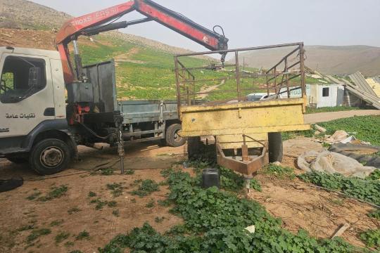 15 عائلة تفكك مساكنها في الأغوار تمهيداً للرحيل تحت ضغط اعتداءات المستوطنين