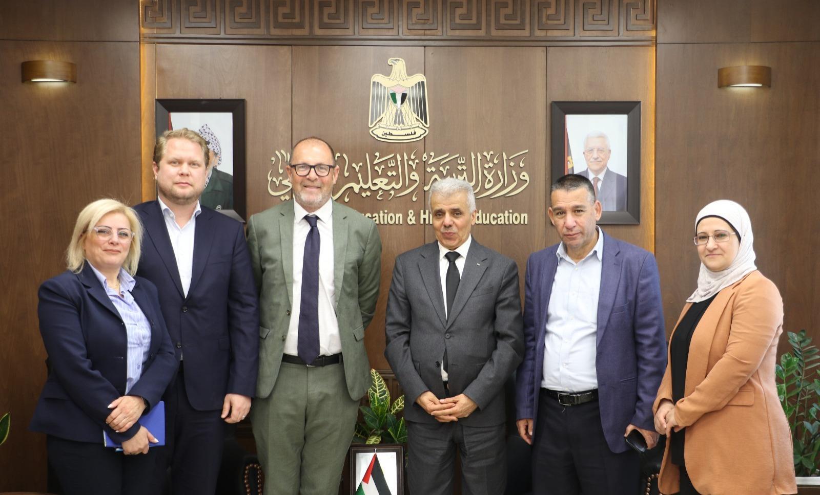 برهم يؤكد التوسع في التعليم الوجاهي وخطة لتعويض الفاقد التعليمي وسط التحديات