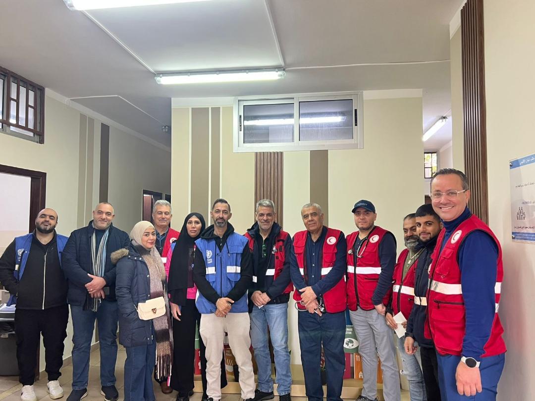 تقديم معاينات وفحوصات طبية متخصصة للنازحين ضمن خطة طوارئ مشتركة مع الأونروا وسفارة فلسطين