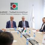 حسين الشيخ يطلع على استعدادات الانتخابات المحلية المقررة في نيسان