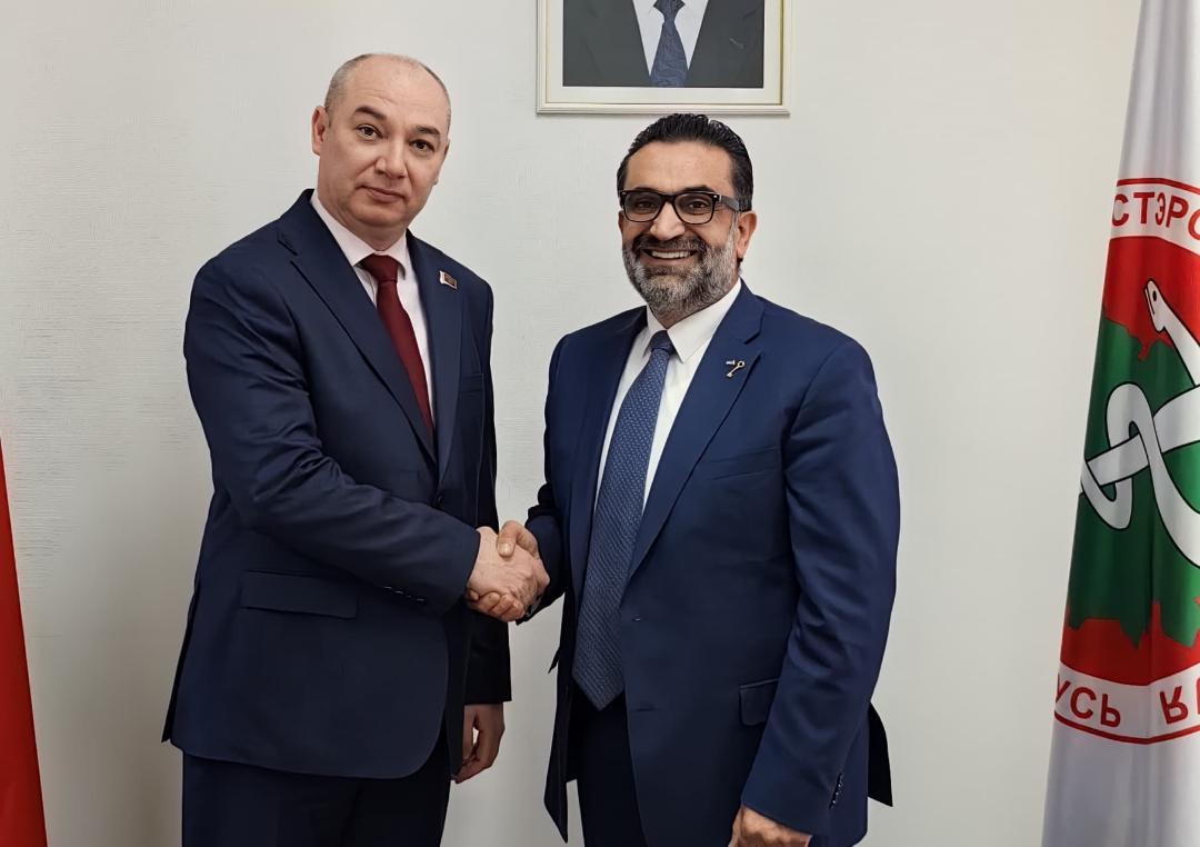 مباحثات حول توفير الأدوية وتوسيع فرص دراسة الطب للطلبة الفلسطينيين