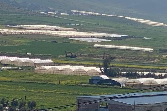 الاحتلال يواصل شق طريق اسنيطاني شرق طمون جنوب طوباس