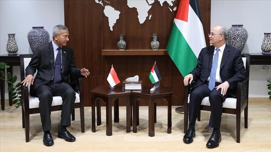 رئيس الوزراء الفلسطيني ووزيرة الخارجية يبحثان مع نظيرهما السنغافوري تعزيز العلاقات ودعم حل الدولتين
