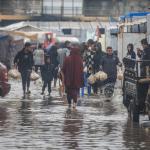 تحذيرات من تداعيات كارثية مع دخول منخفض جوي جديد إلى قطاع غزة