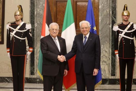 عباس يلتقي الرئيس الإيطالي ويؤكد التزامه بالإصلاحات وإجراء الانتخابات بعد غزة